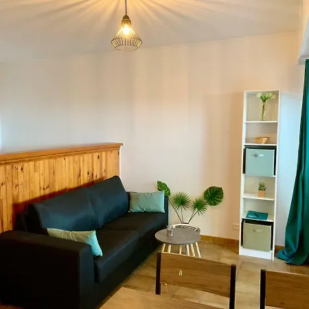 Tres Beau A 100m De La De Marinella アジャクシオ